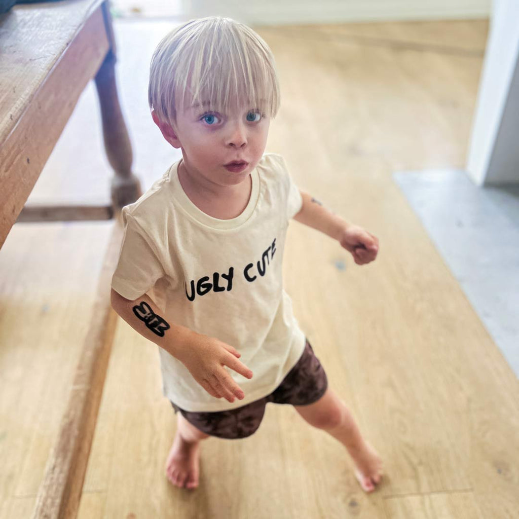 Ugly Cute Kids Tee - Lykke Kaffegårdar